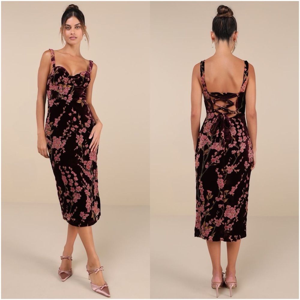 LULU'S Romantic Stunner Plum
Floral Burnout Velvet Lace Up Midi
Dress
